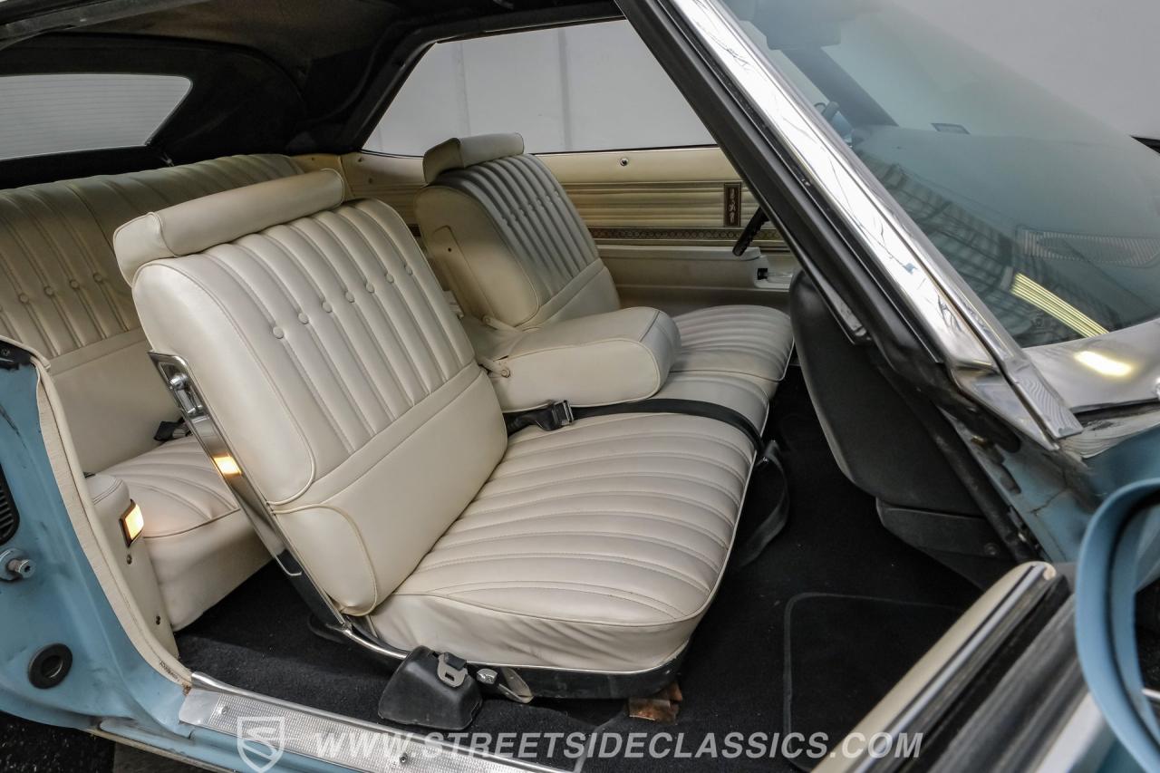 1975 Oldsmobile Delta 88 Royale Convertible