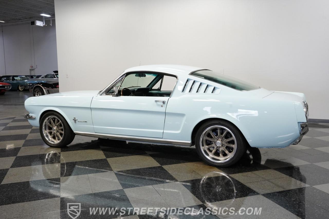 1966 Ford Mustang 2+2 Fastback Coyote Restomod