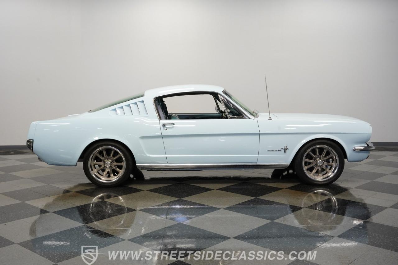 1966 Ford Mustang 2+2 Fastback Coyote Restomod