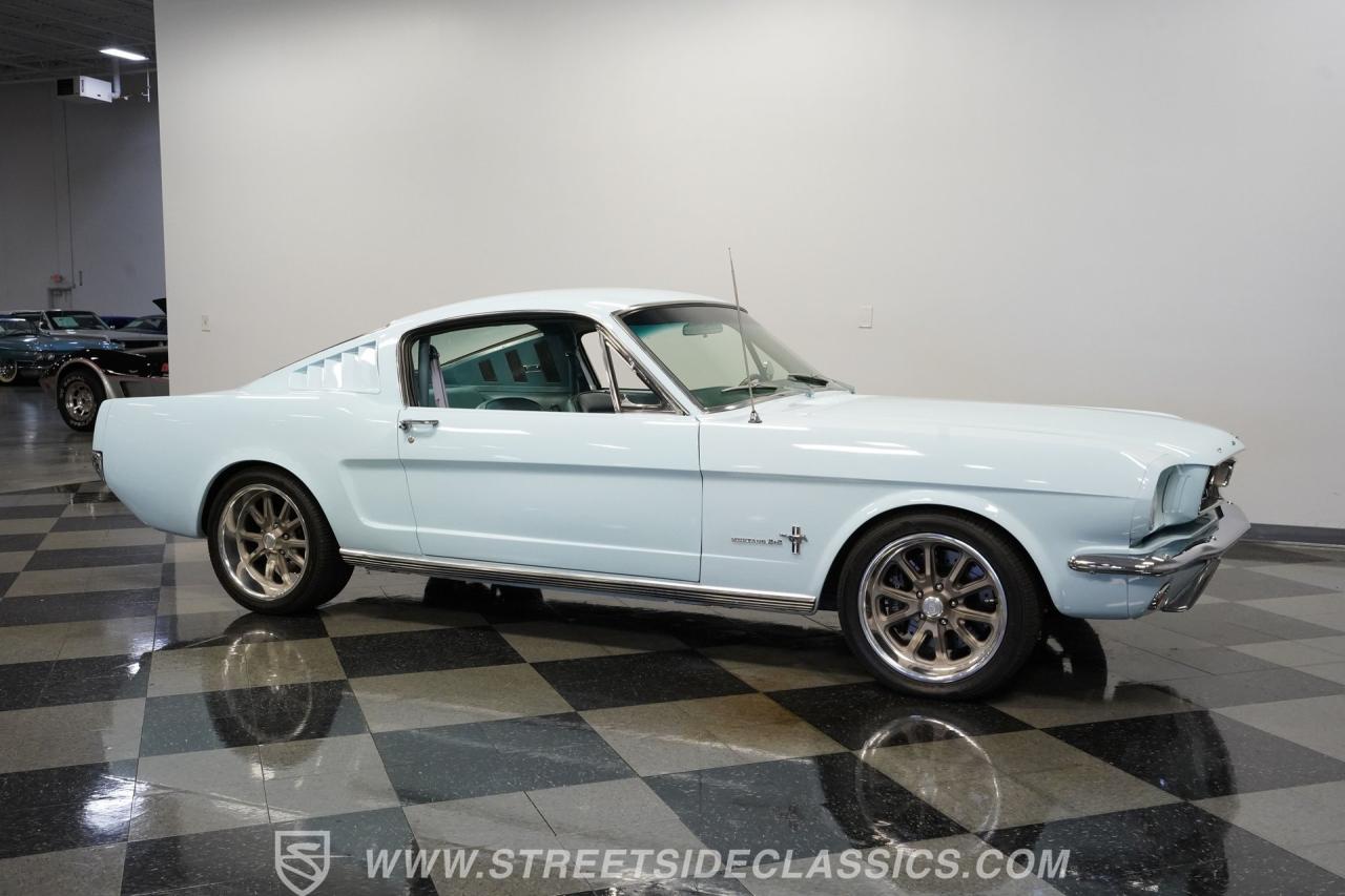 1966 Ford Mustang 2+2 Fastback Coyote Restomod