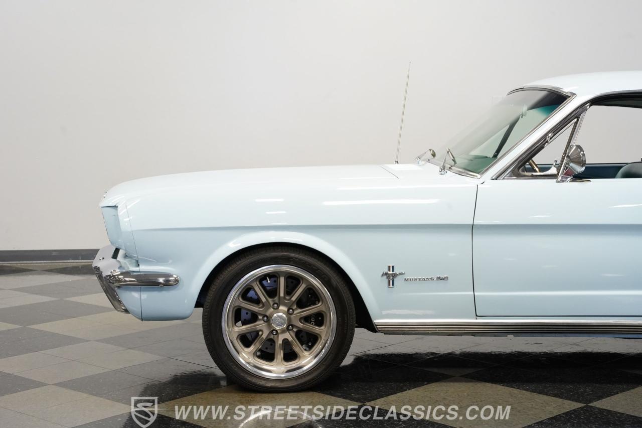 1966 Ford Mustang 2+2 Fastback Coyote Restomod
