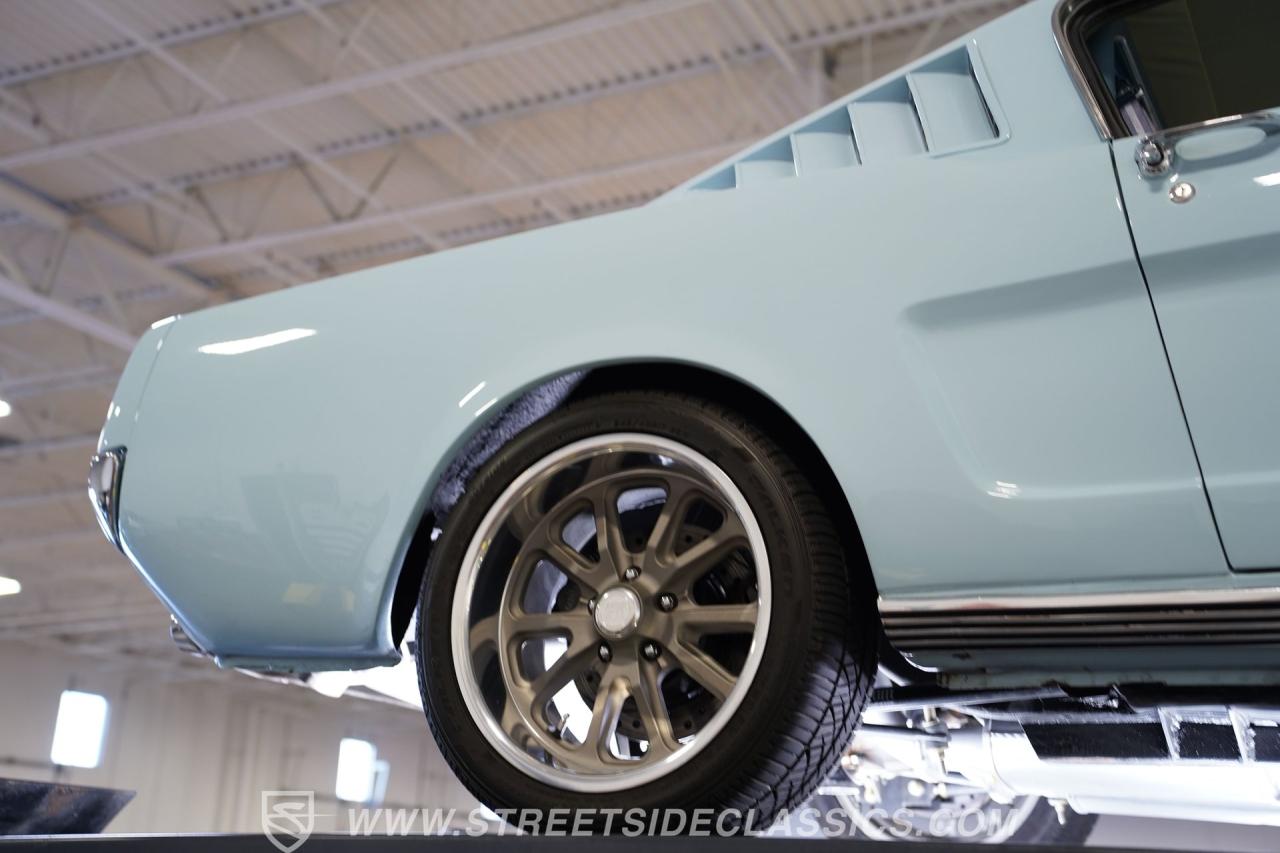 1966 Ford Mustang 2+2 Fastback Coyote Restomod