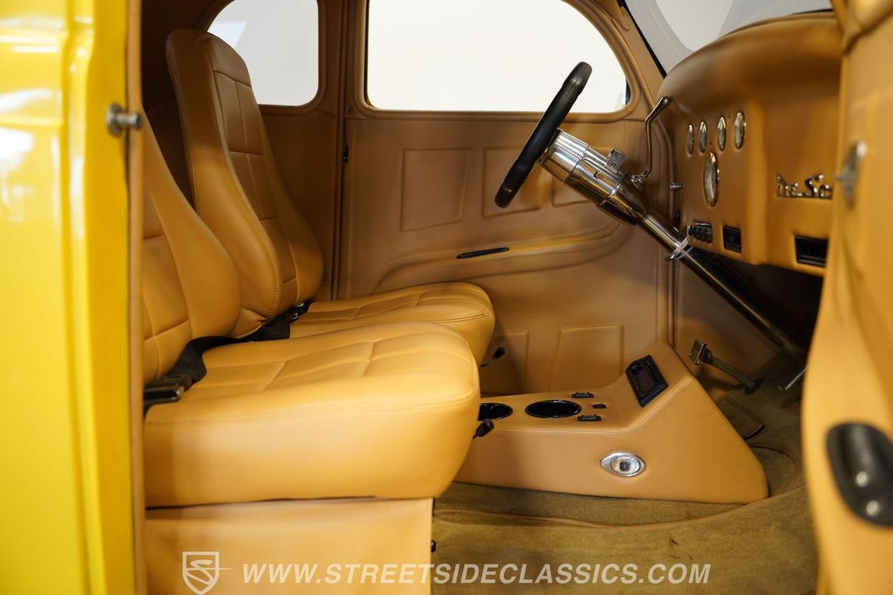 1936 DeSoto Coupe Airstream