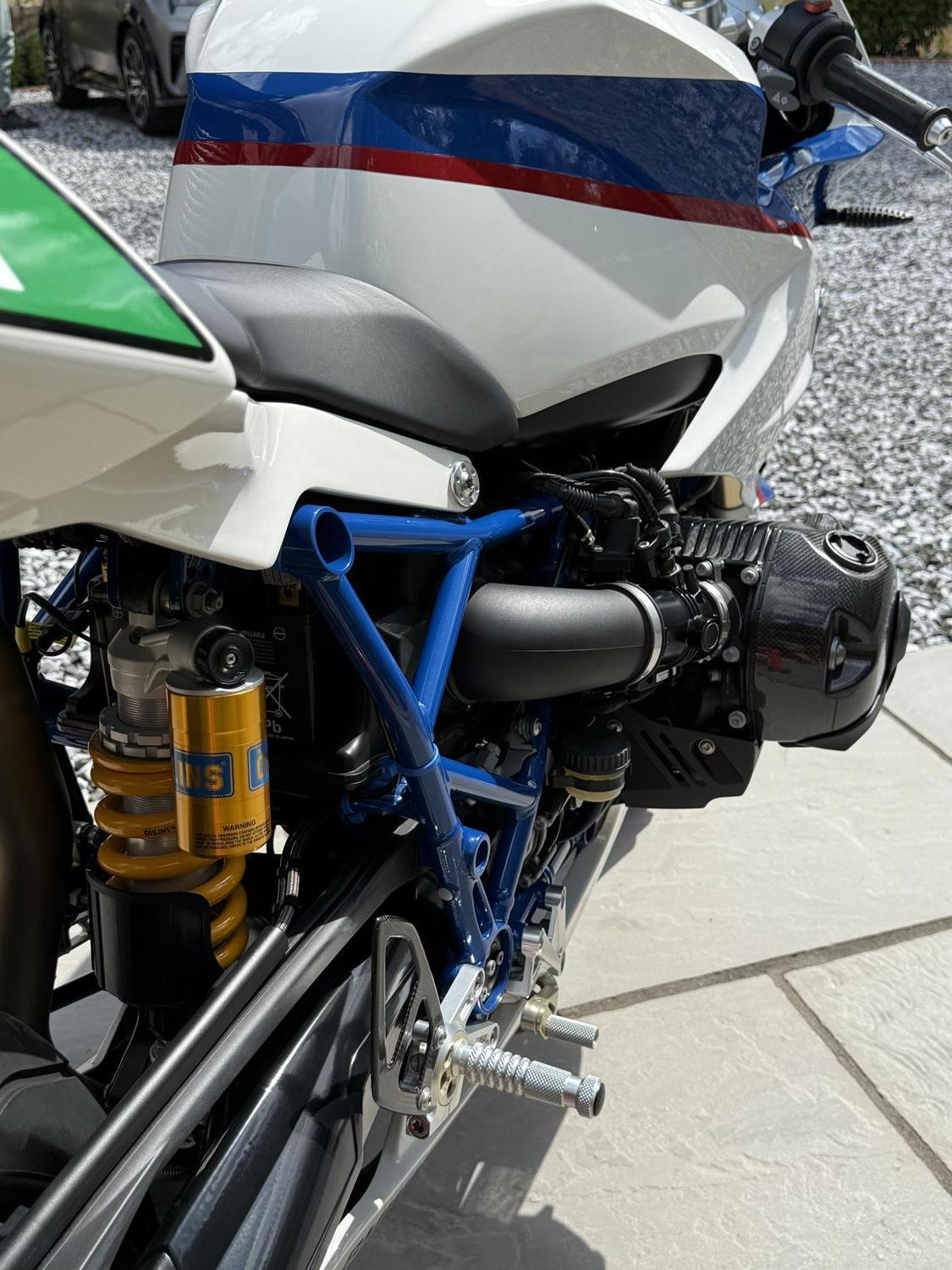 2010 BMW HP2 SPORT