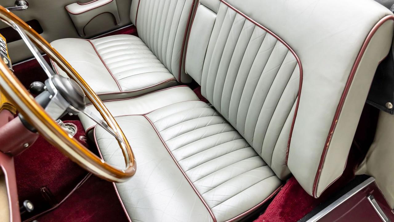 1953 Aston Martin DB2 Vantage Drop Head Coupe