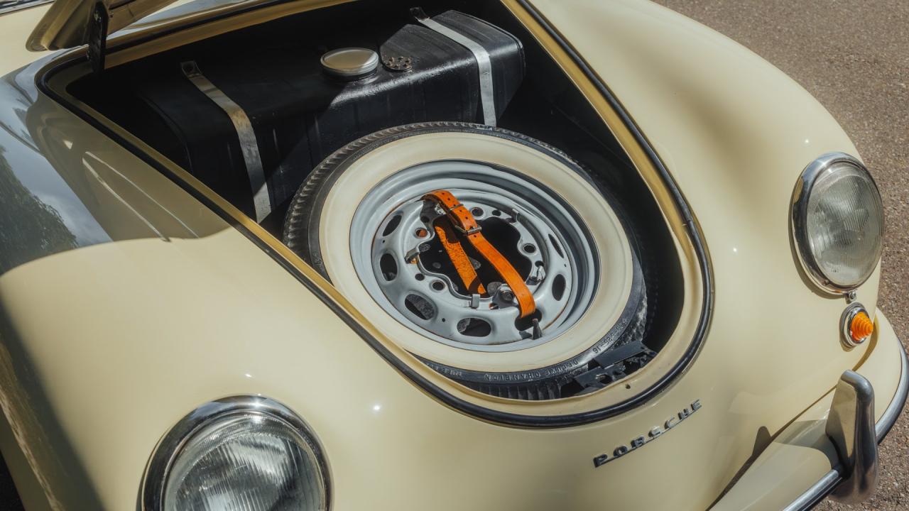 1953 Porsche 356 Pre-A &ldquo;Knickscheibe&rdquo; 1500 Cabriolet