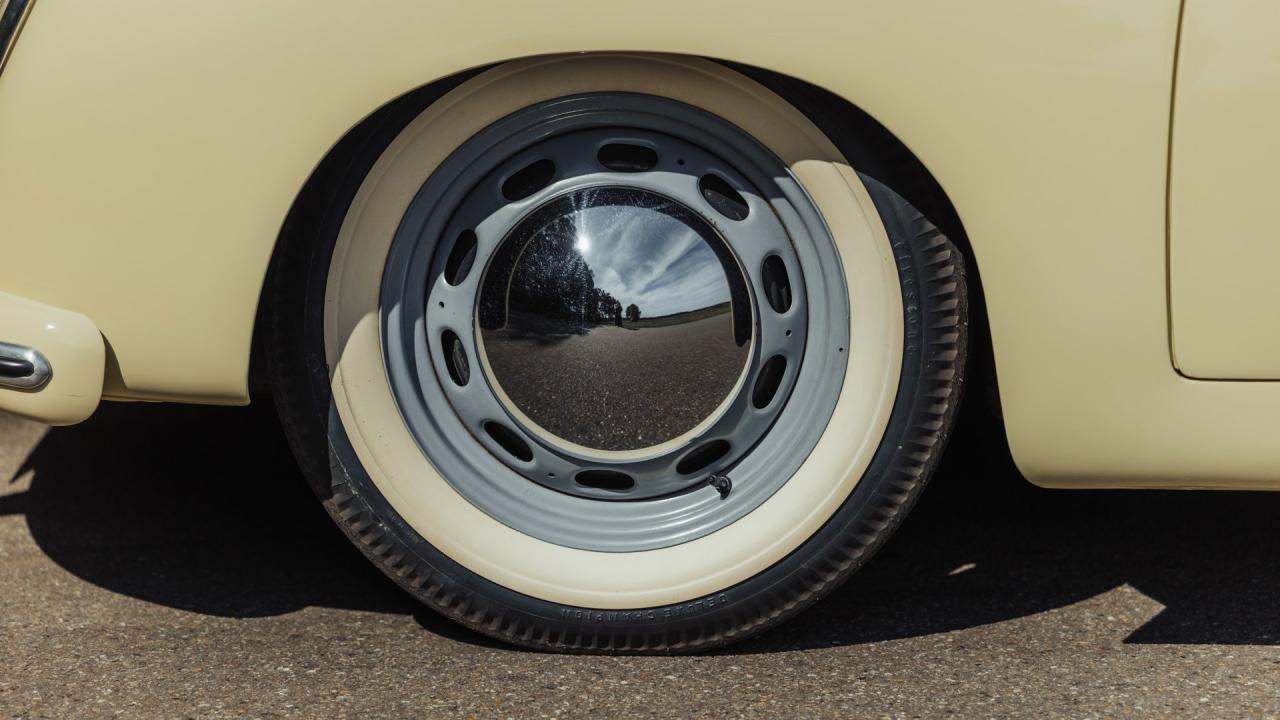 1953 Porsche 356 Pre-A &ldquo;Knickscheibe&rdquo; 1500 Cabriolet