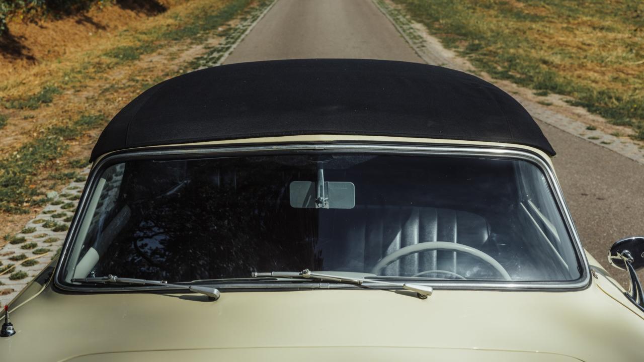 1953 Porsche 356 Pre-A &ldquo;Knickscheibe&rdquo; 1500 Cabriolet