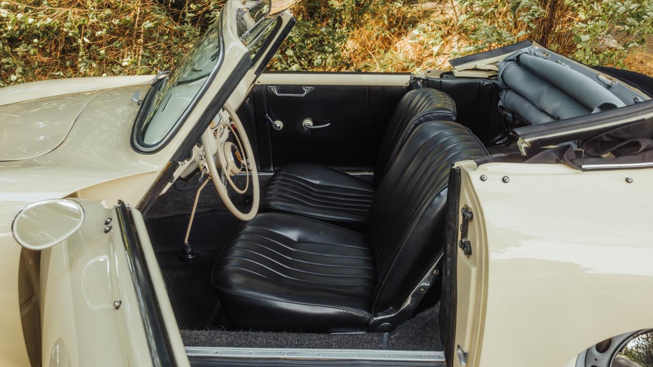 1953 Porsche 356 Pre-A &ldquo;Knickscheibe&rdquo; 1500 Cabriolet
