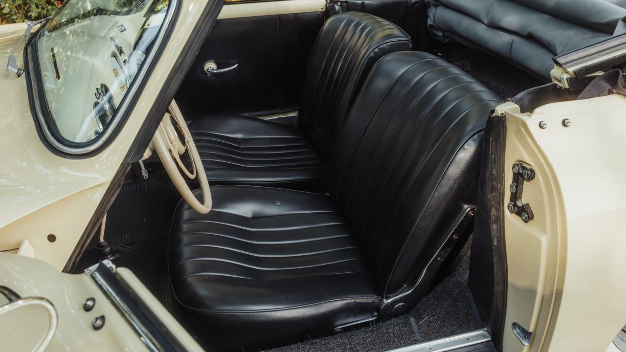 1953 Porsche 356 Pre-A &ldquo;Knickscheibe&rdquo; 1500 Cabriolet
