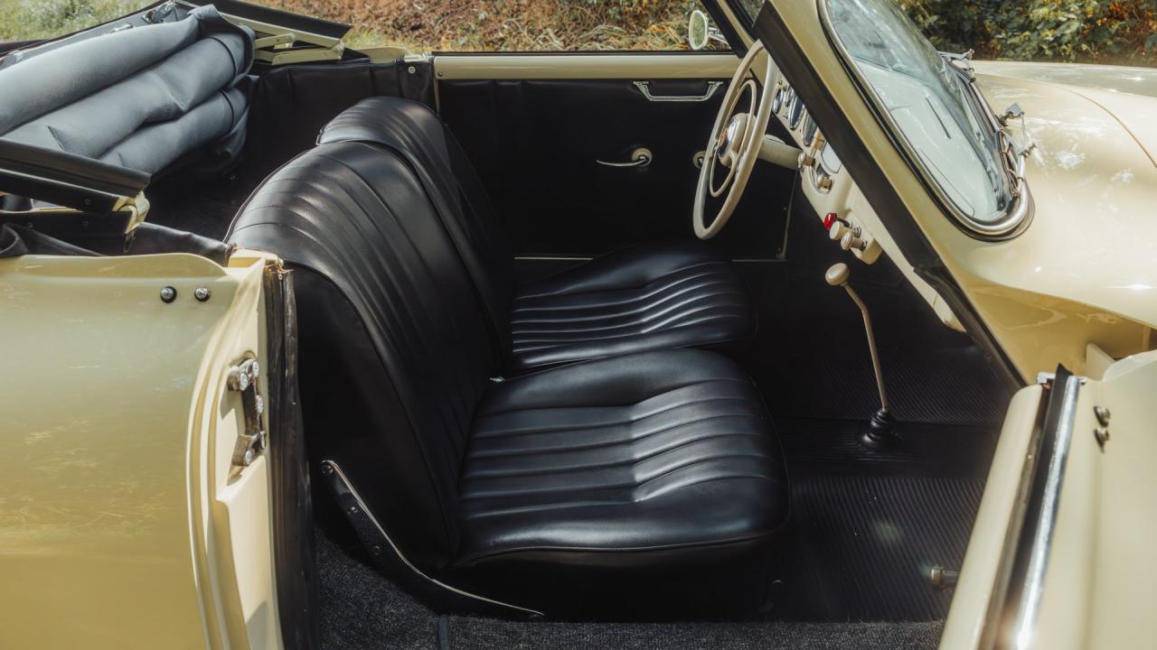 1953 Porsche 356 Pre-A &ldquo;Knickscheibe&rdquo; 1500 Cabriolet