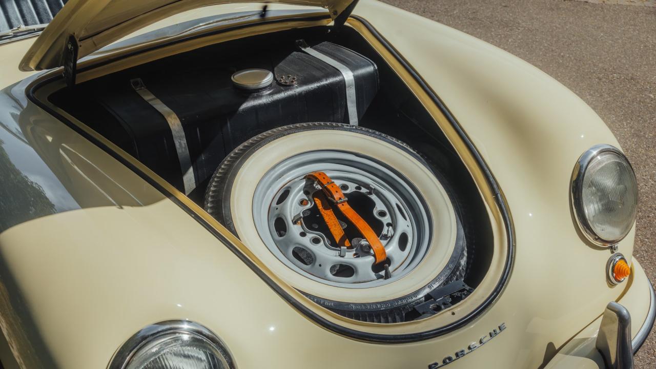 1953 Porsche 356 Pre-A &ldquo;Knickscheibe&rdquo; 1500 Cabriolet