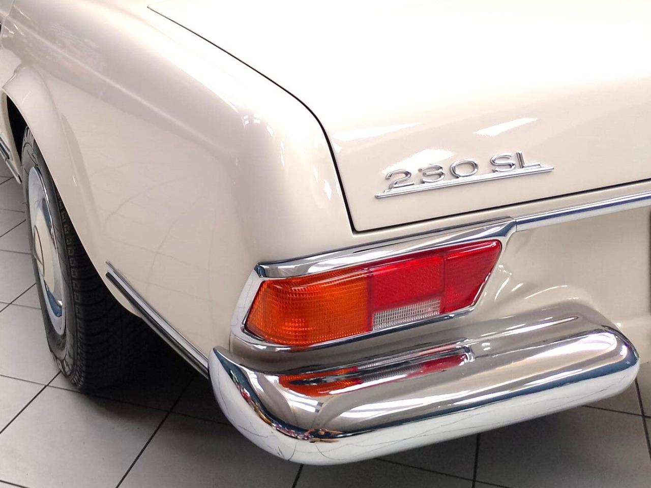 1965 Mercedes - Benz BENZ  230 SL PAGODE 1965