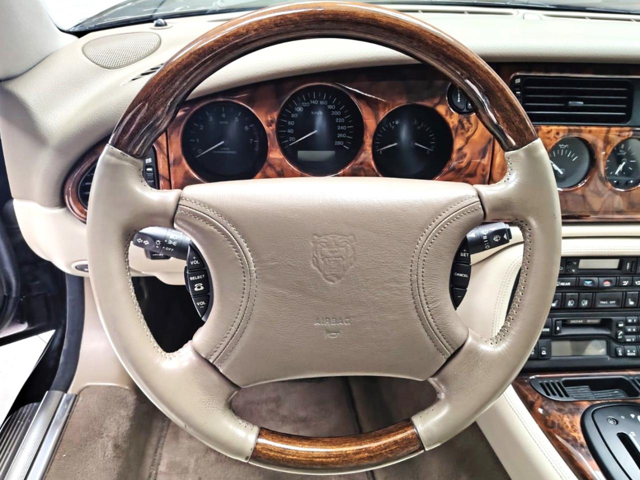 1998 Jaguar XK R COUPE 1998