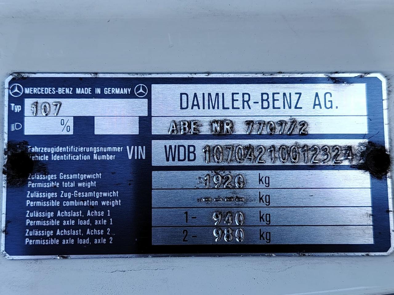 1981 Mercedes - Benz 280 SL W107 1981