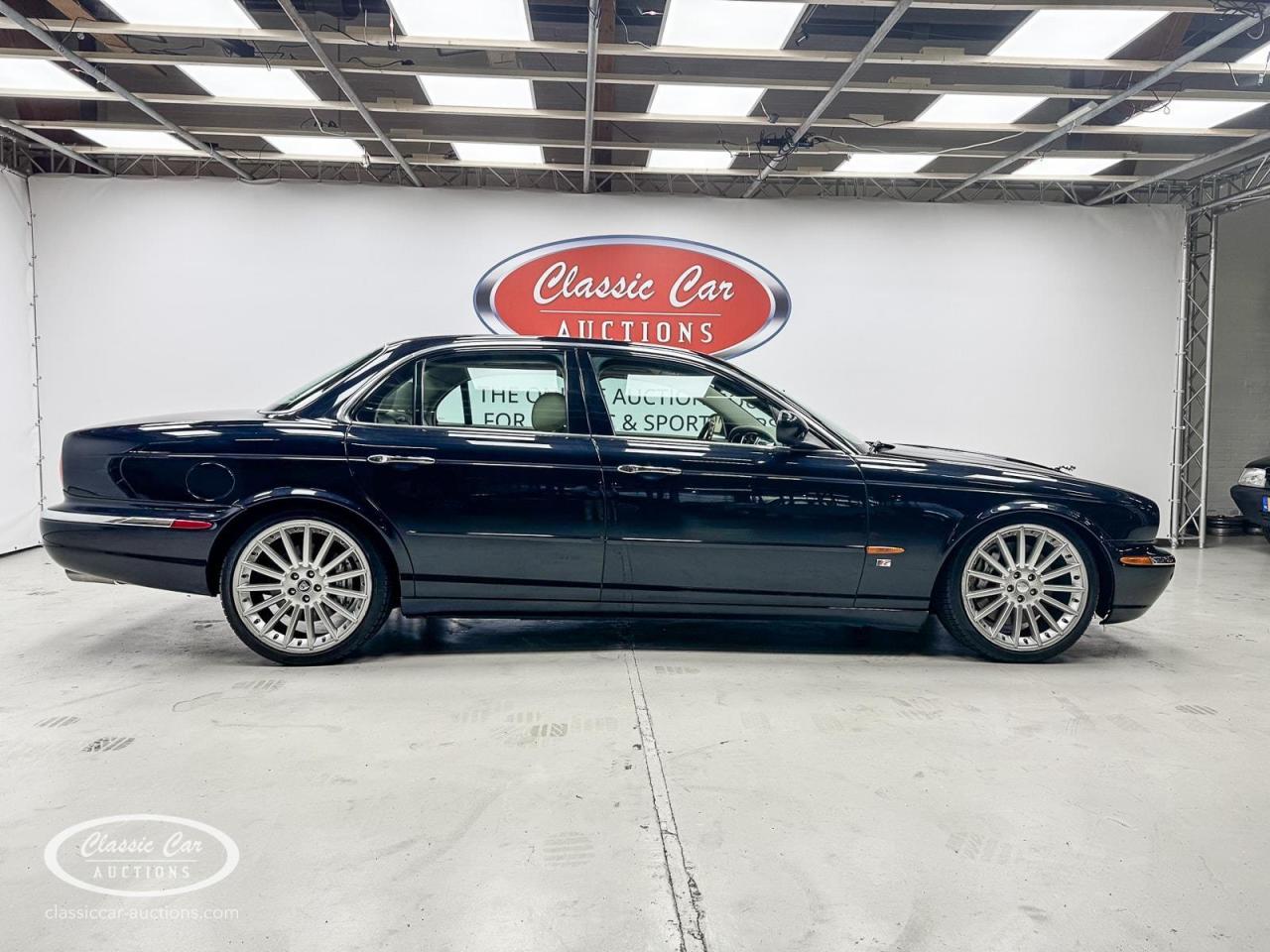2004 Jaguar XJR