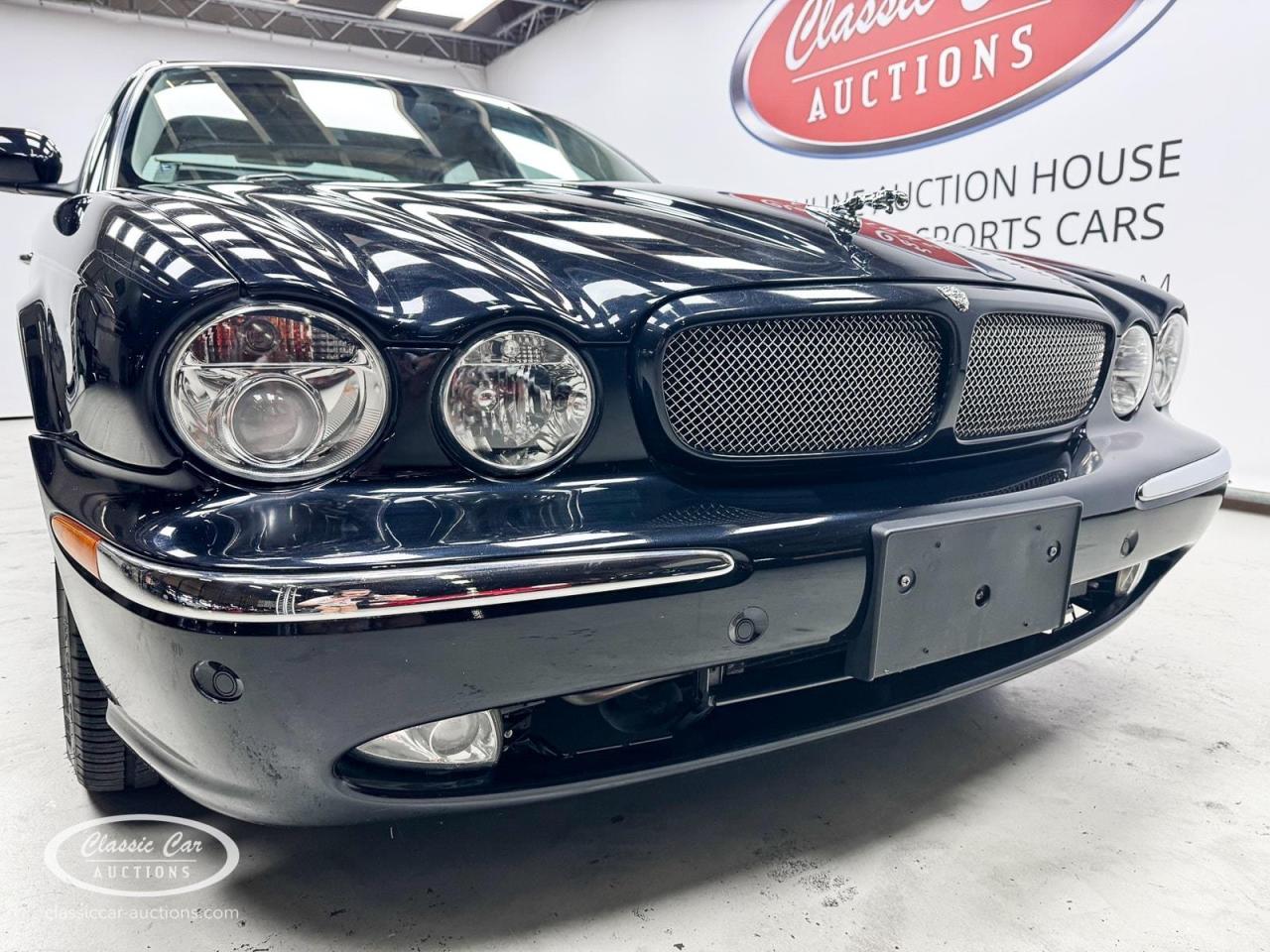 2004 Jaguar XJR