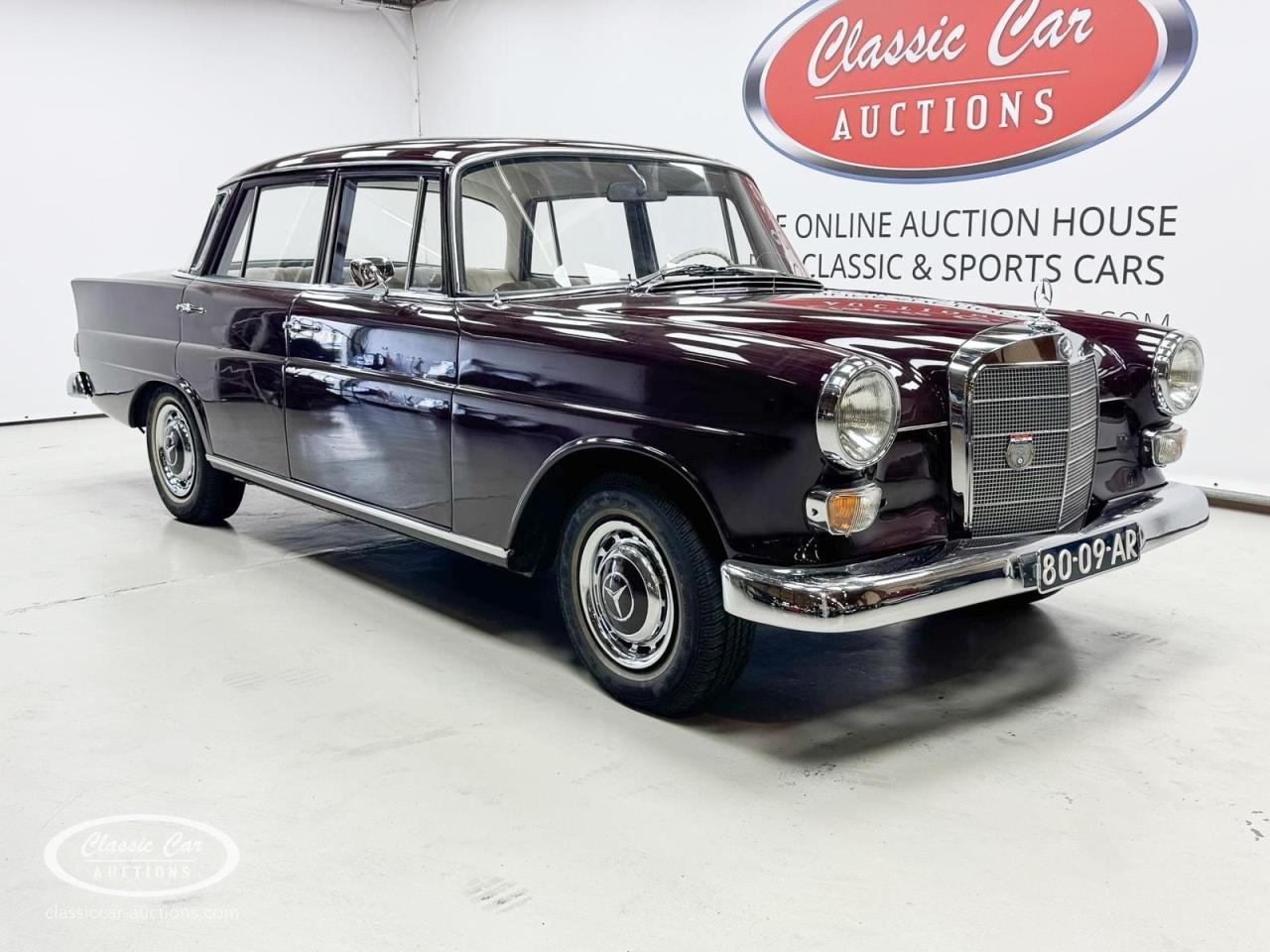 1966 Mercedes - Benz 200