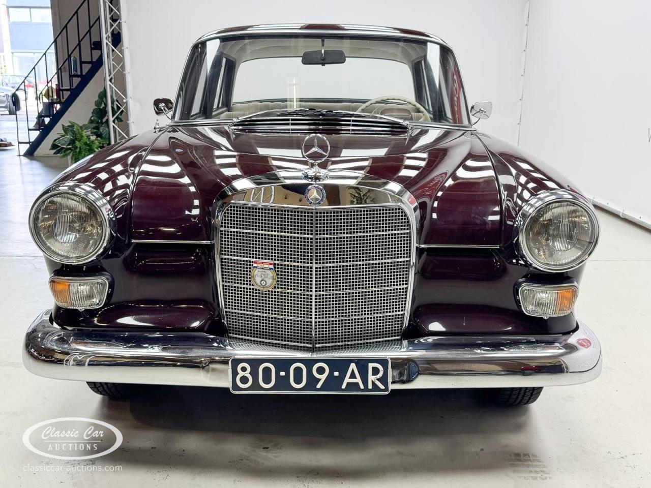 1966 Mercedes - Benz 200