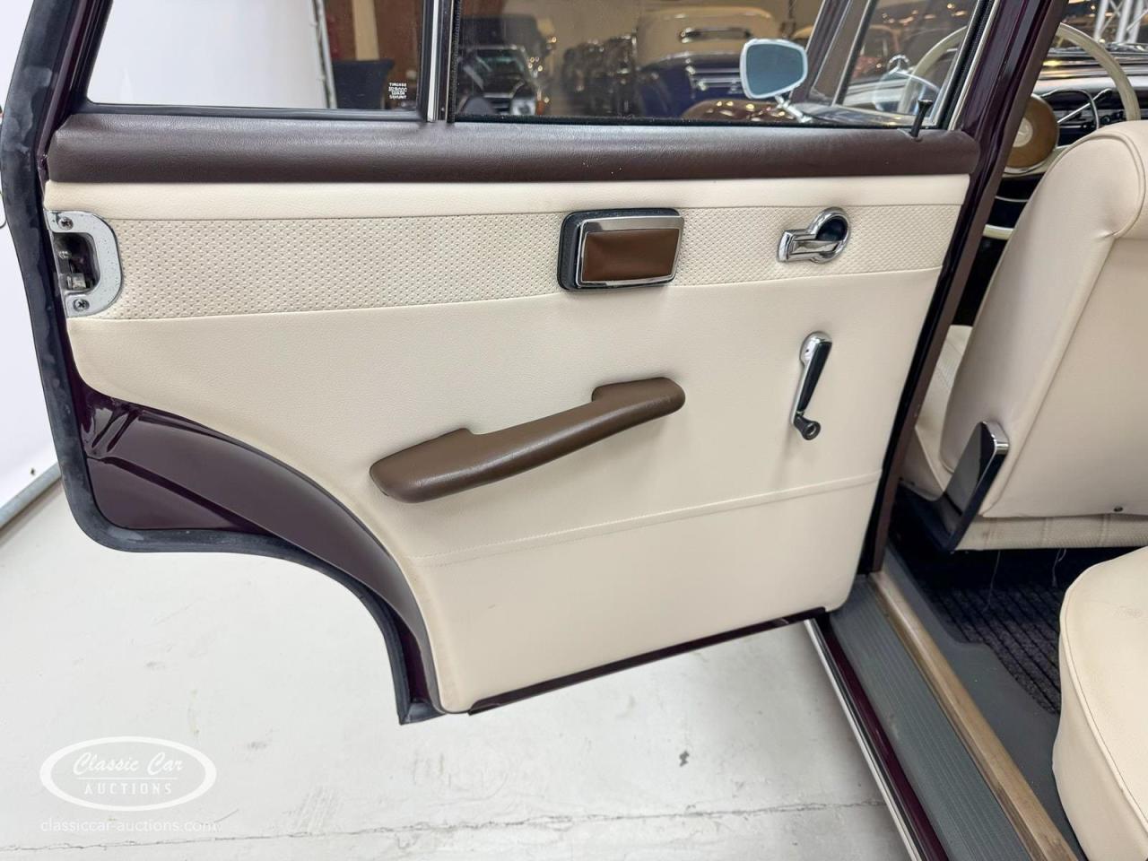 1966 Mercedes - Benz 200
