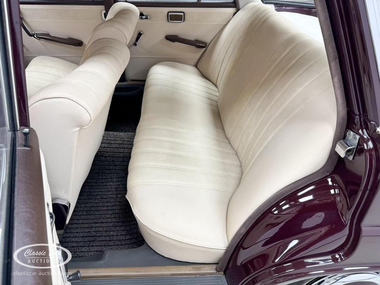 1966 Mercedes - Benz 200