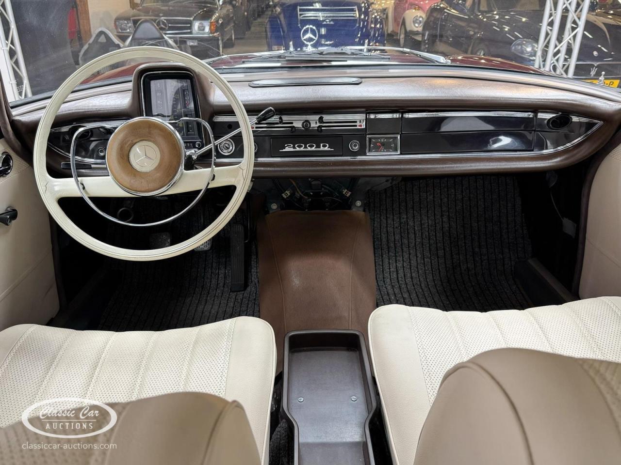 1966 Mercedes - Benz 200