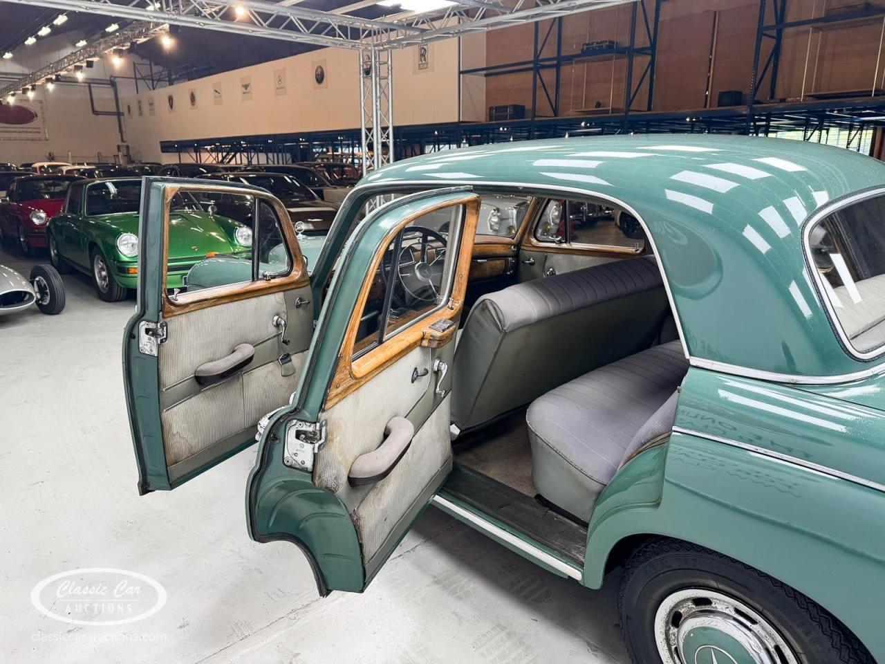 1959 Mercedes - Benz 220S