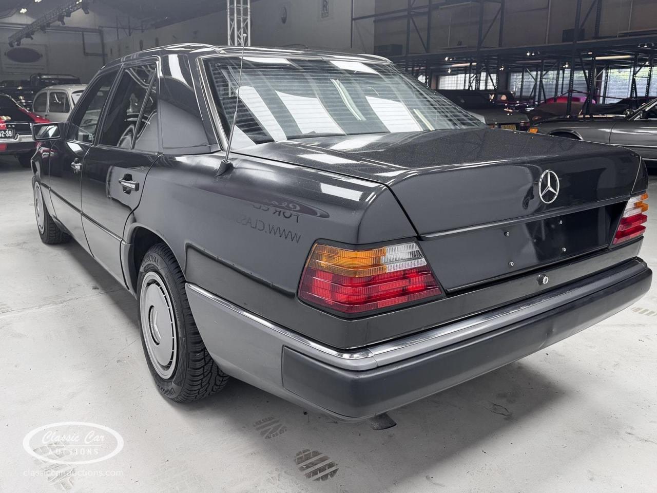 1992 Mercedes - Benz 200E