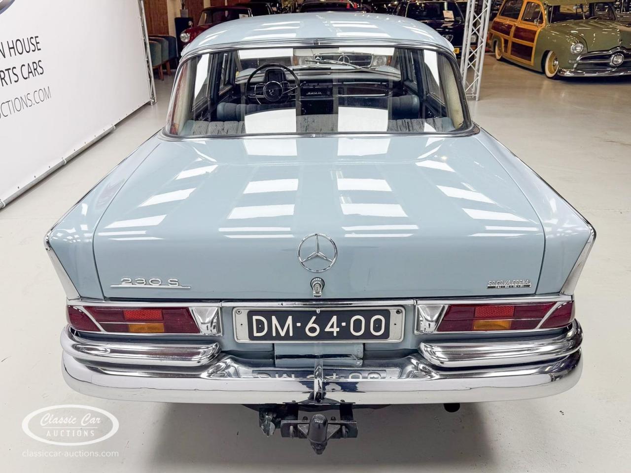 1965 Mercedes - Benz 230S