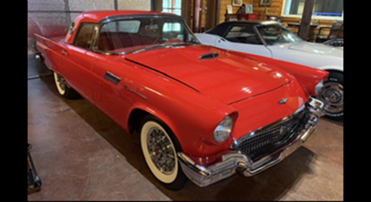1957 Ford Thunderbird