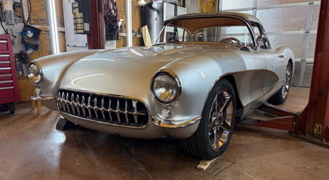 1956 Chevrolet CORVETTE RESTOMOD2D