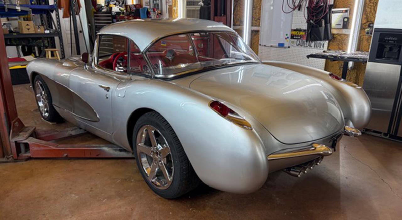 1956 Chevrolet CORVETTE RESTOMOD2D