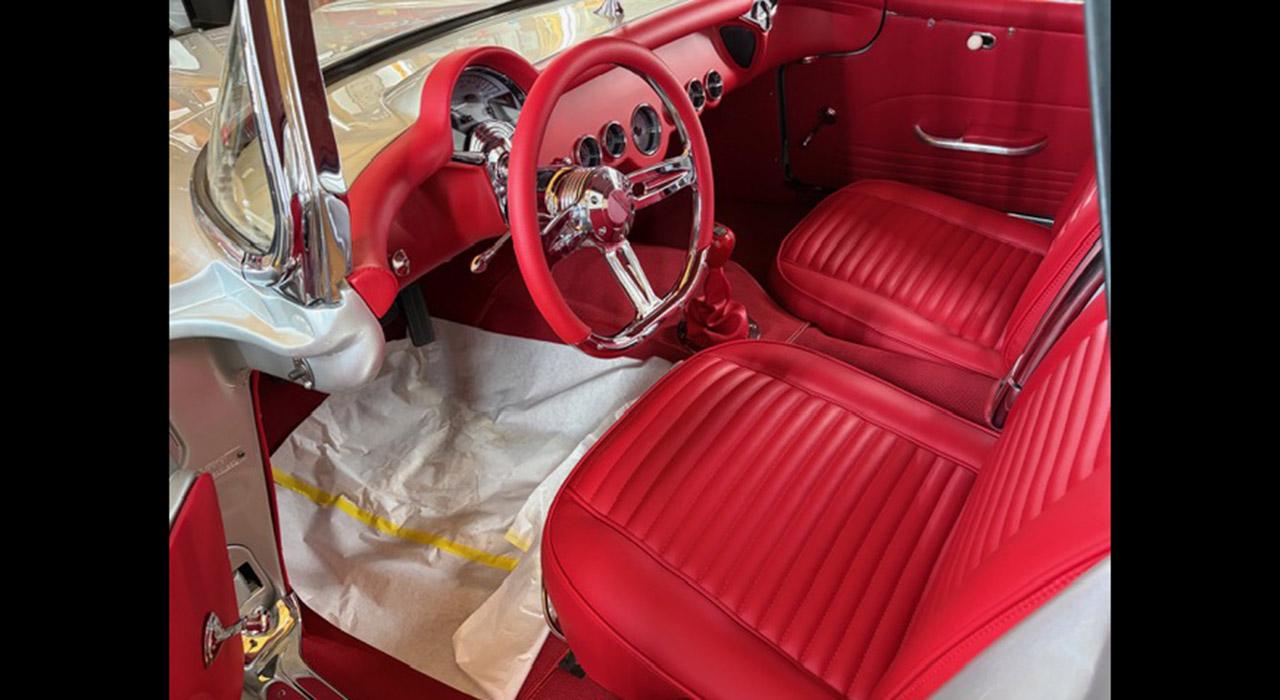 1956 Chevrolet CORVETTE RESTOMOD2D