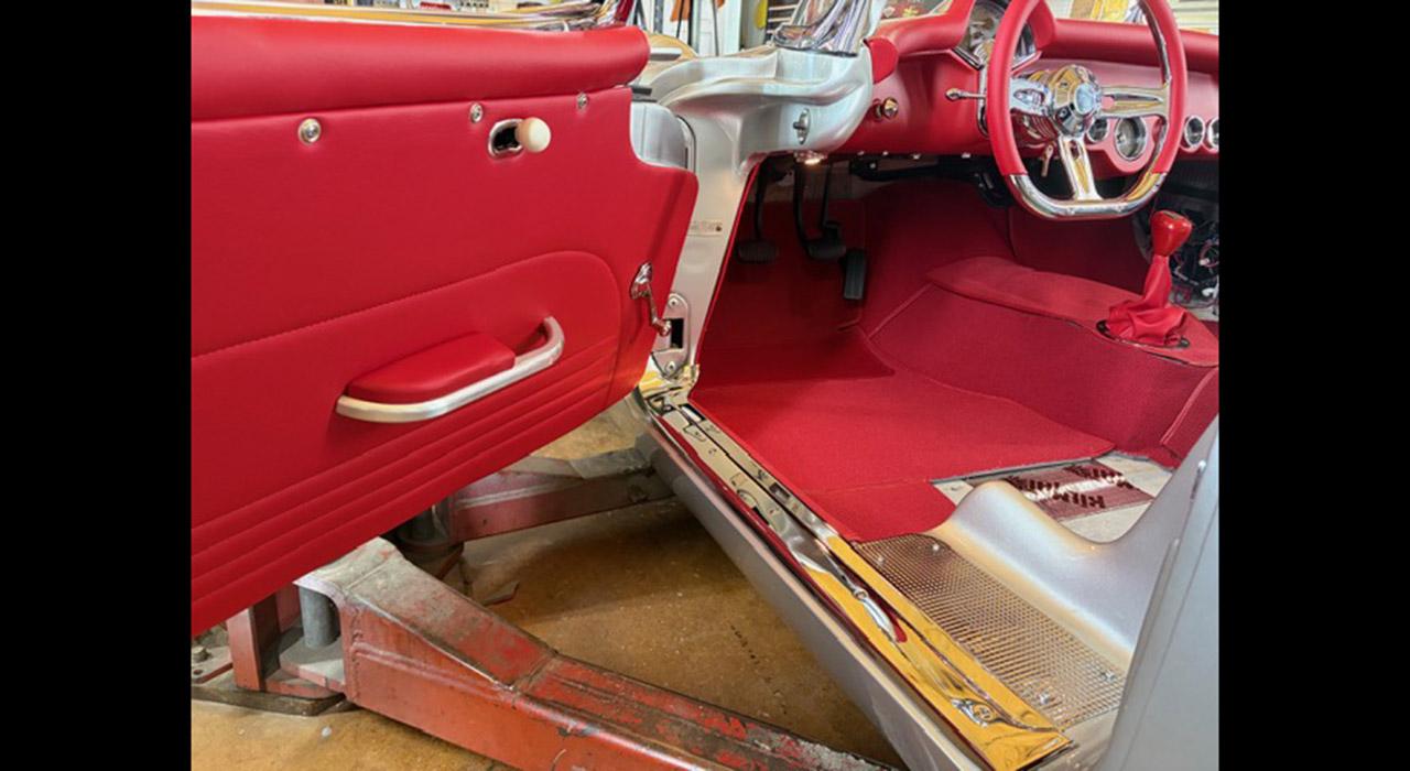 1956 Chevrolet CORVETTE RESTOMOD2D