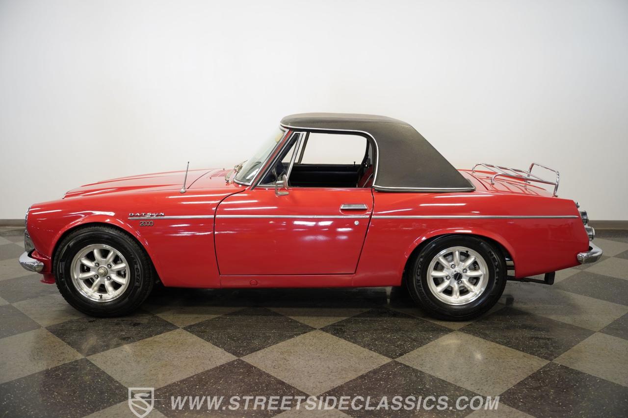 1969 Datsun 2000