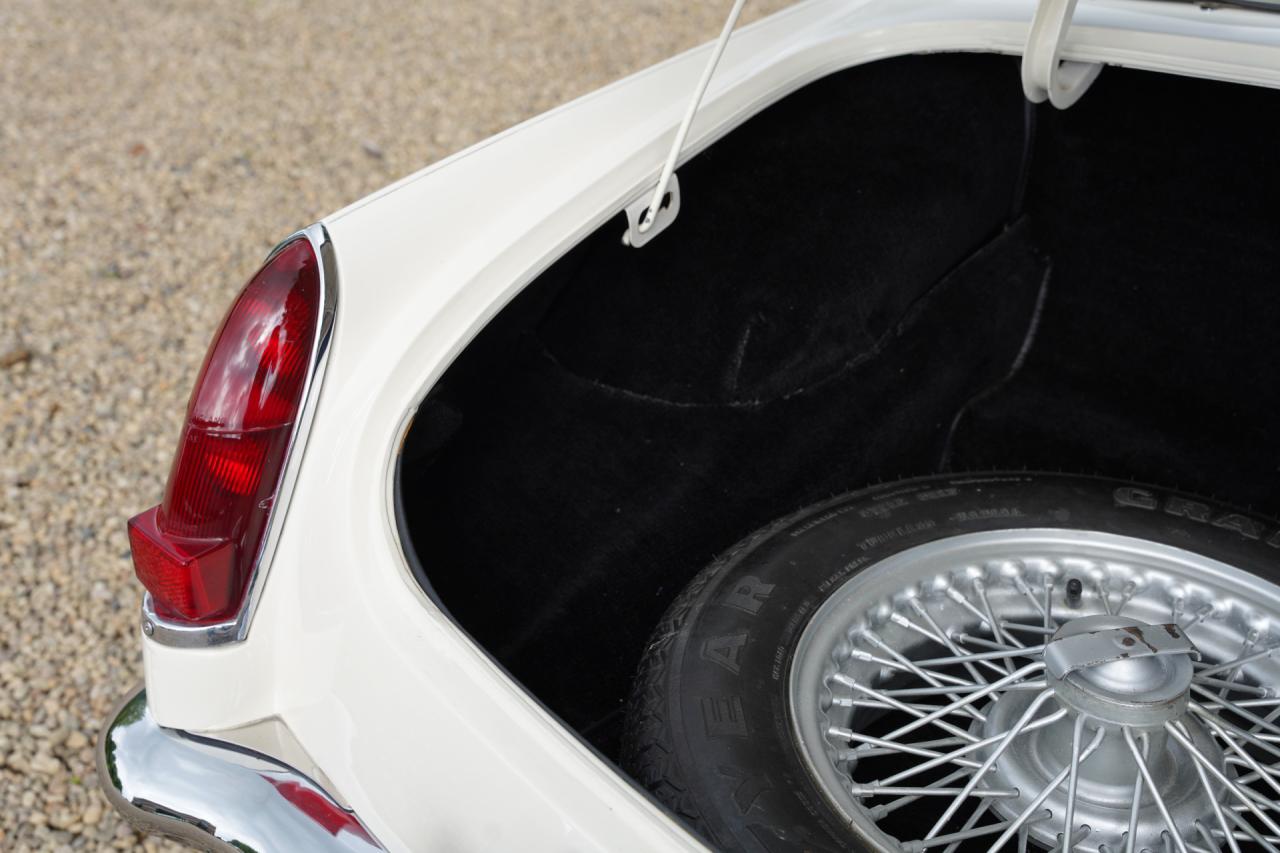 1966 MG B MkI Roadster &ldquo;The steel-dash&rdquo;