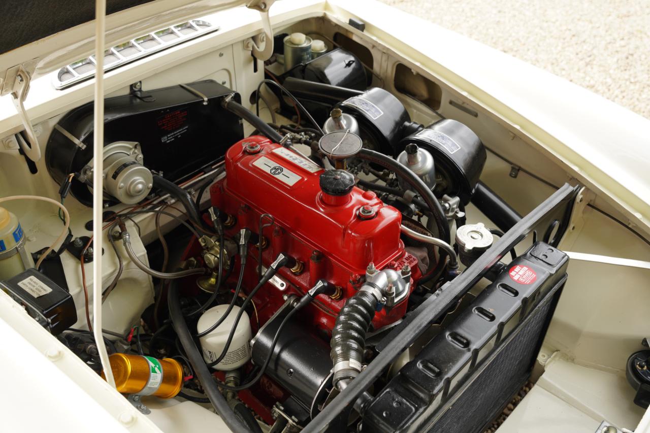 1966 MG B MkI Roadster &ldquo;The steel-dash&rdquo;