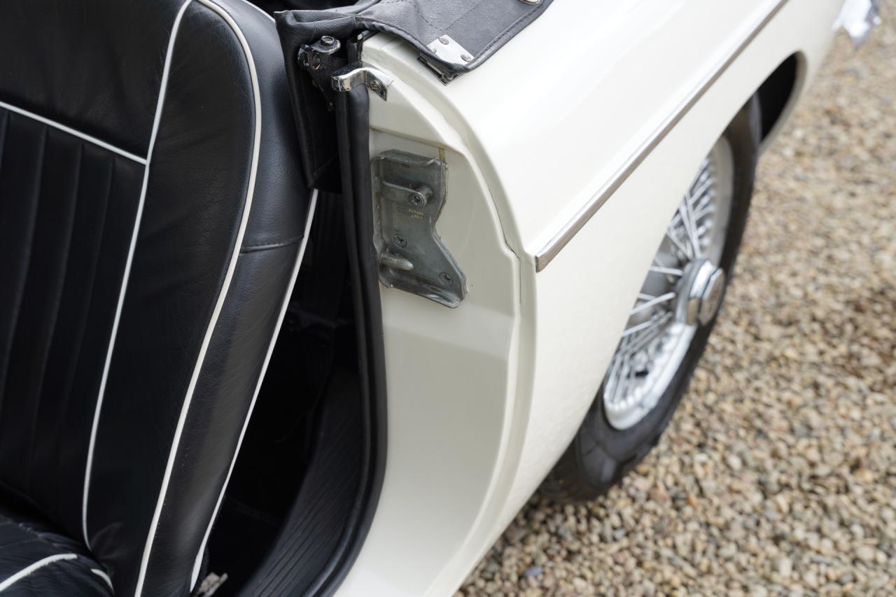 1966 MG B MkI Roadster &ldquo;The steel-dash&rdquo;