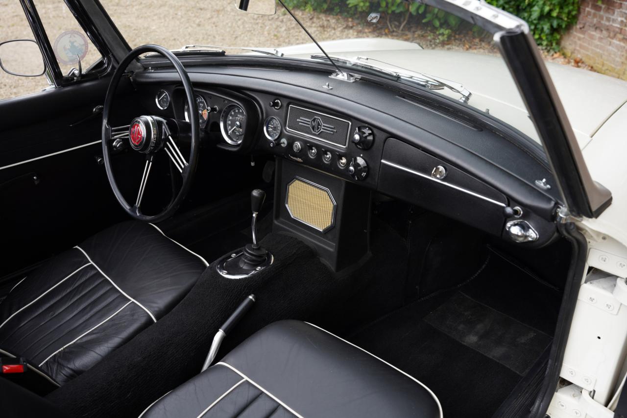 1966 MG B MkI Roadster &ldquo;The steel-dash&rdquo;