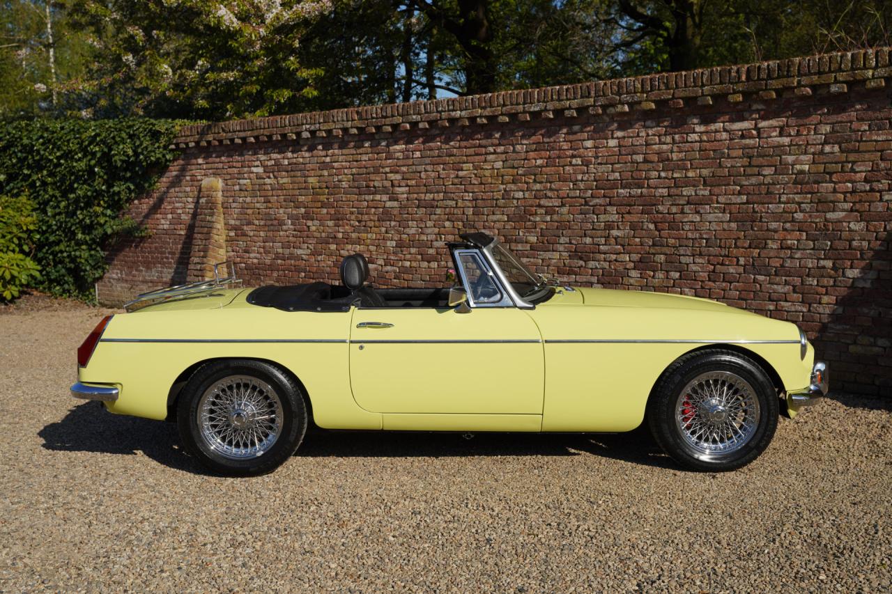 1977 MG B Roadster Overdrive
