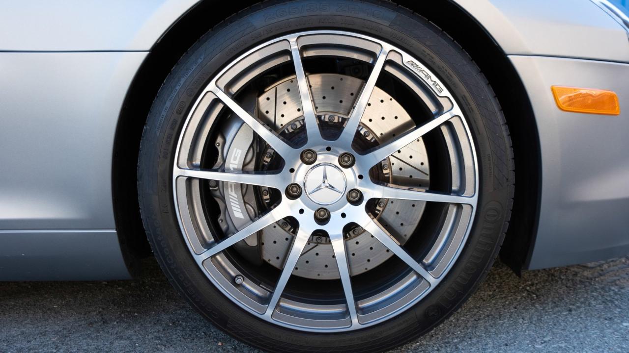 2011 Mercedes - Benz SLS AMG Coupe