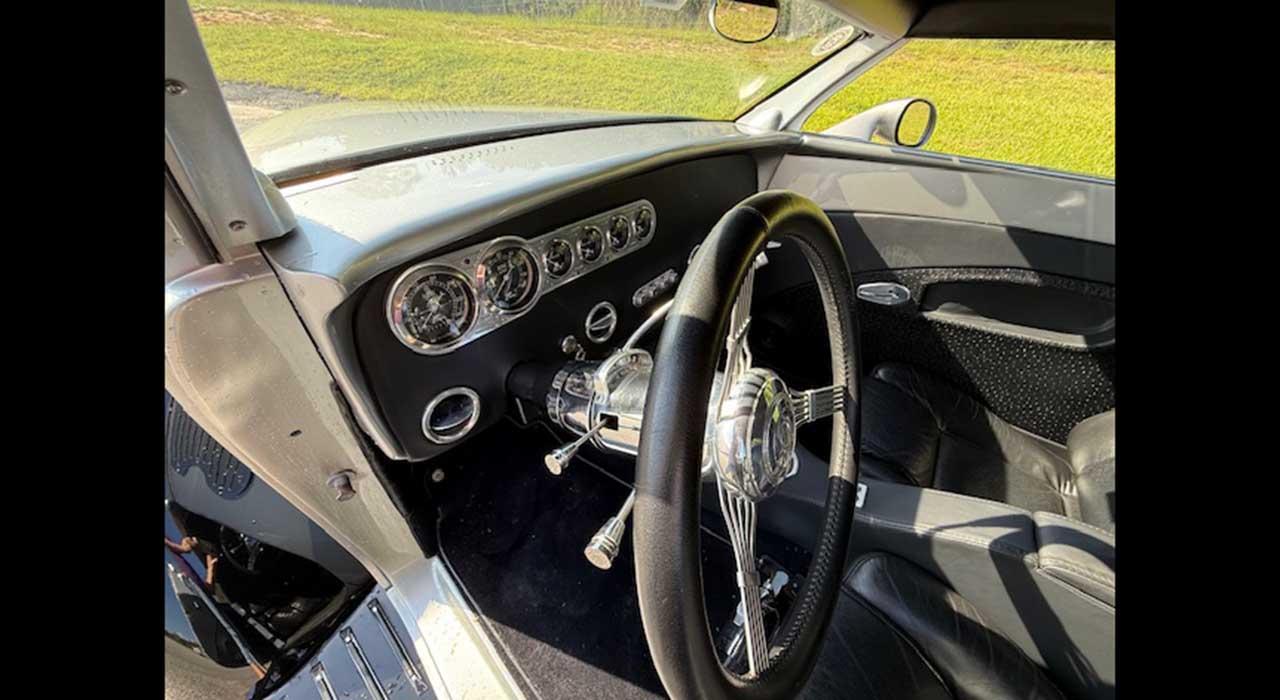 1939 Ford Deluxe