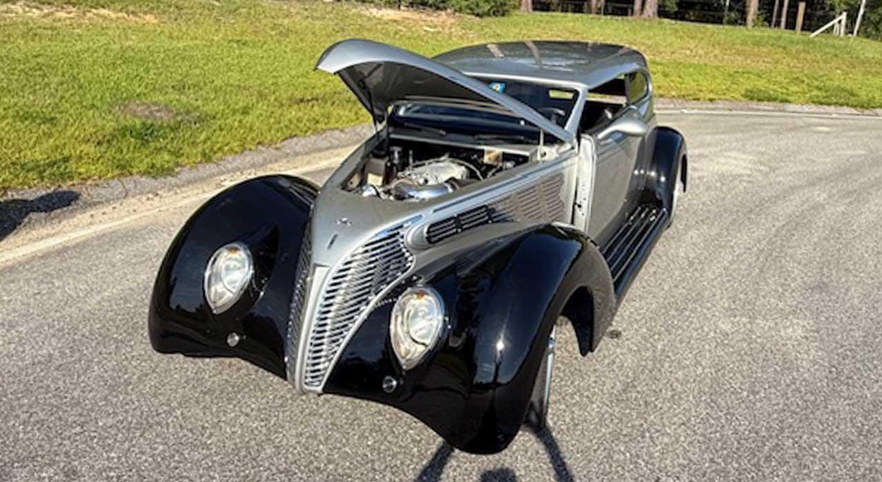 1939 Ford Deluxe
