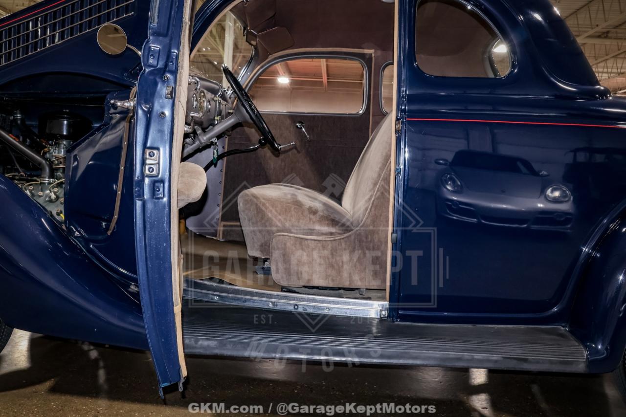 1935 Ford Model 48