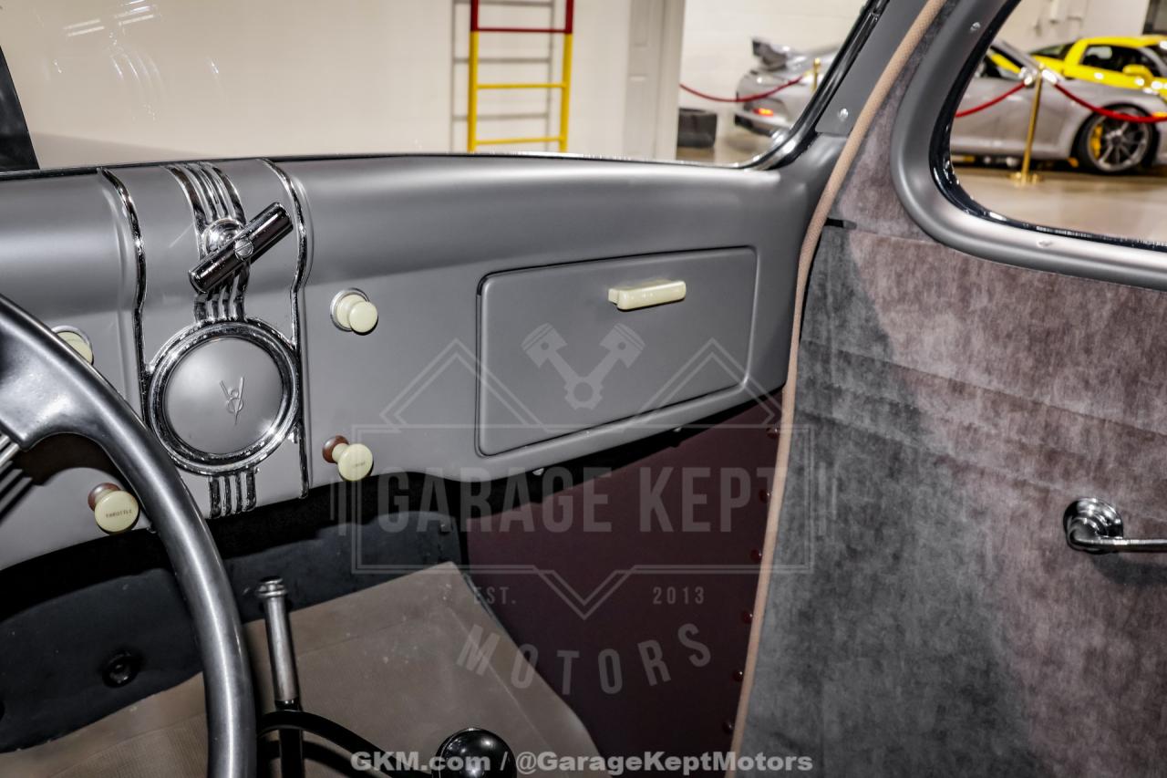 1935 Ford Model 48