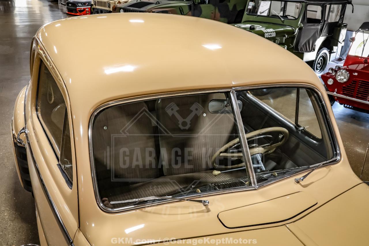 1947 Ford Deluxe