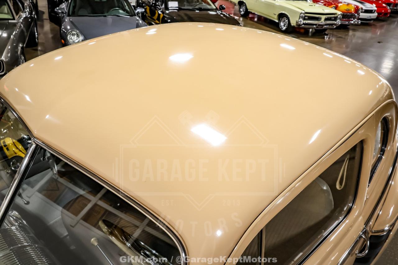 1947 Ford Deluxe