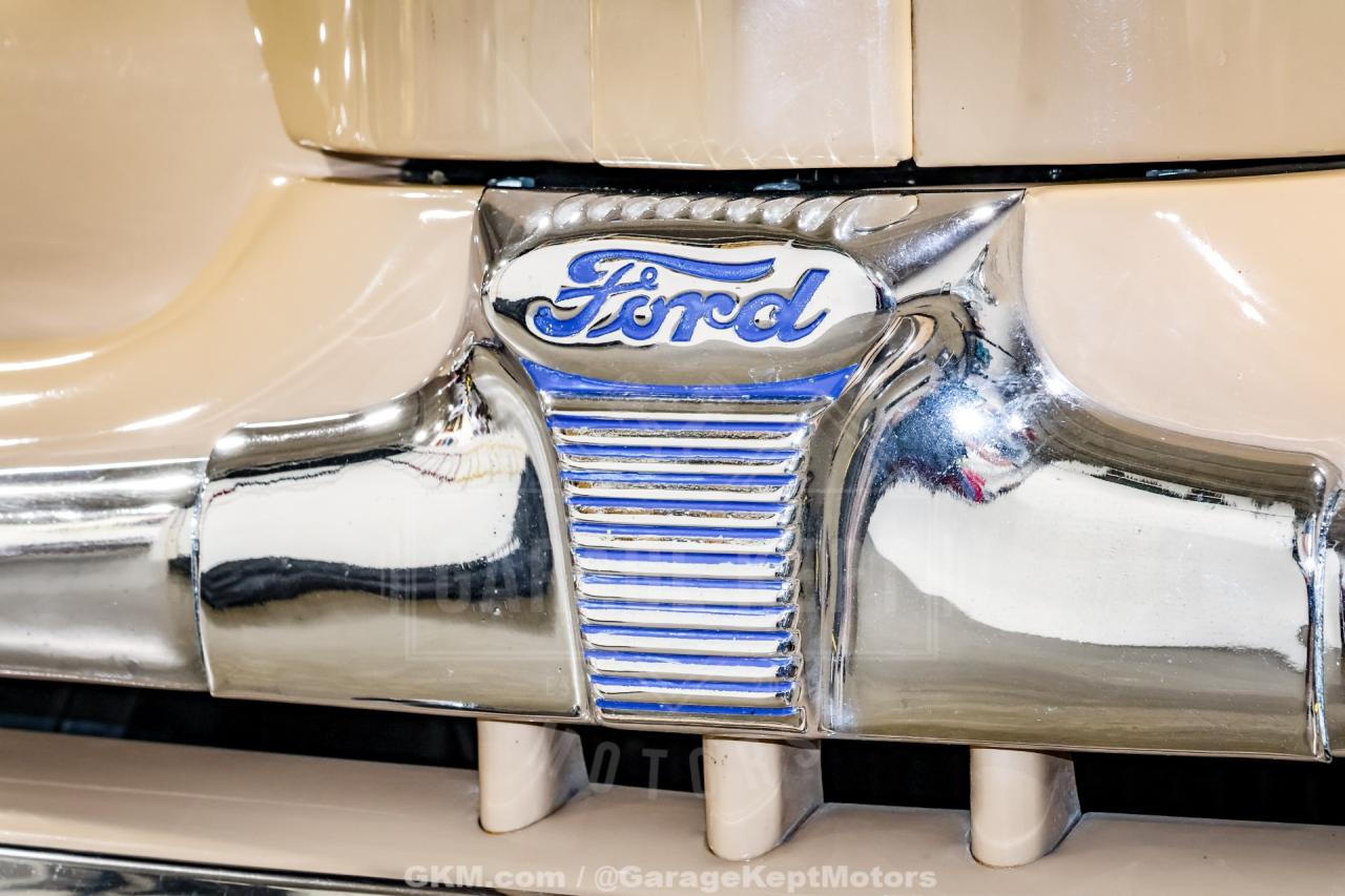 1947 Ford Deluxe