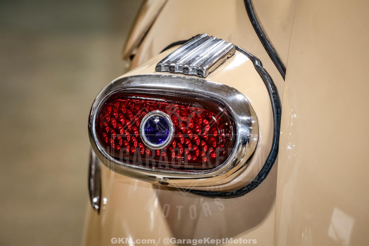 1947 Ford Deluxe