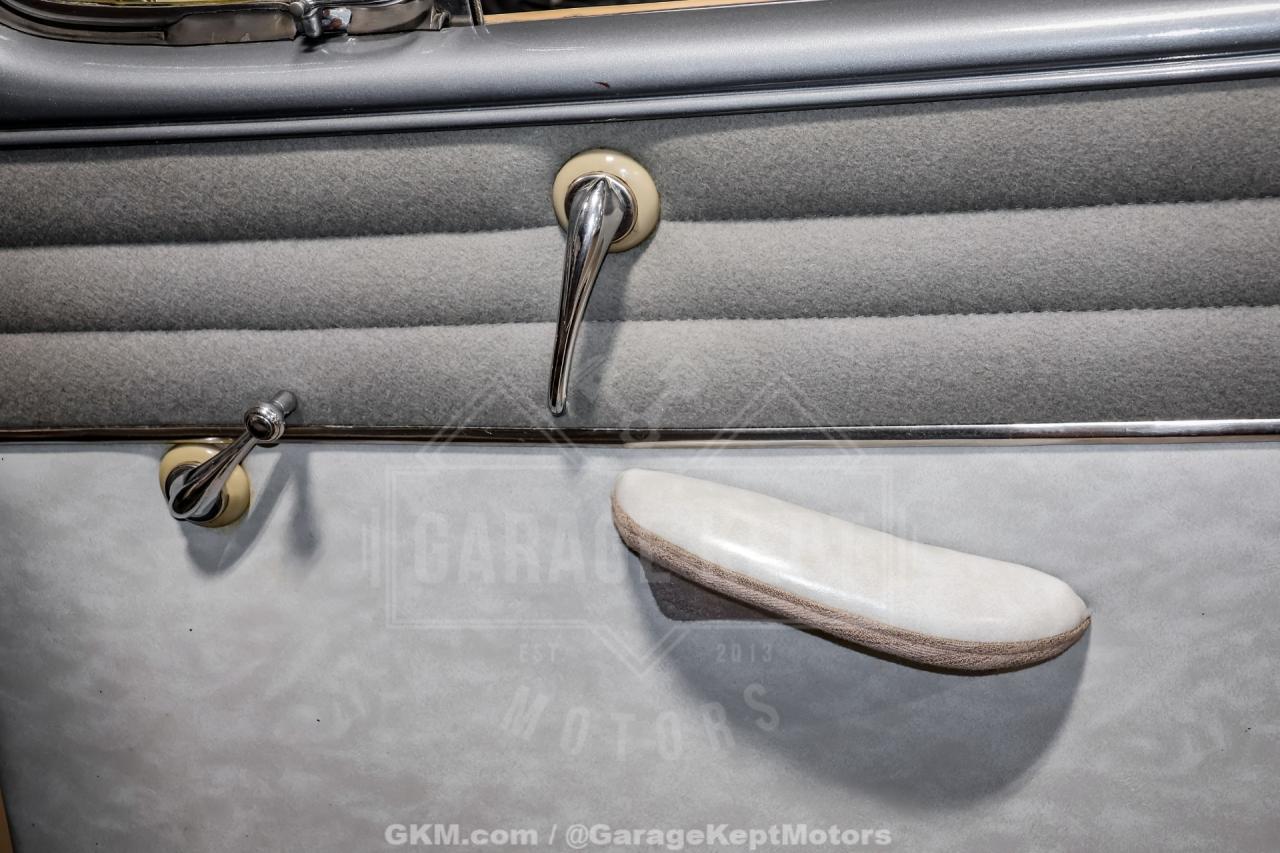 1947 Ford Deluxe